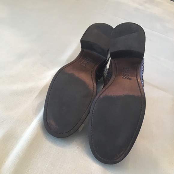 Woven leather ankle boots by Bass, Rounded Toe, Side Zip, Block Heel, Size 9. - Picture 4 of 4